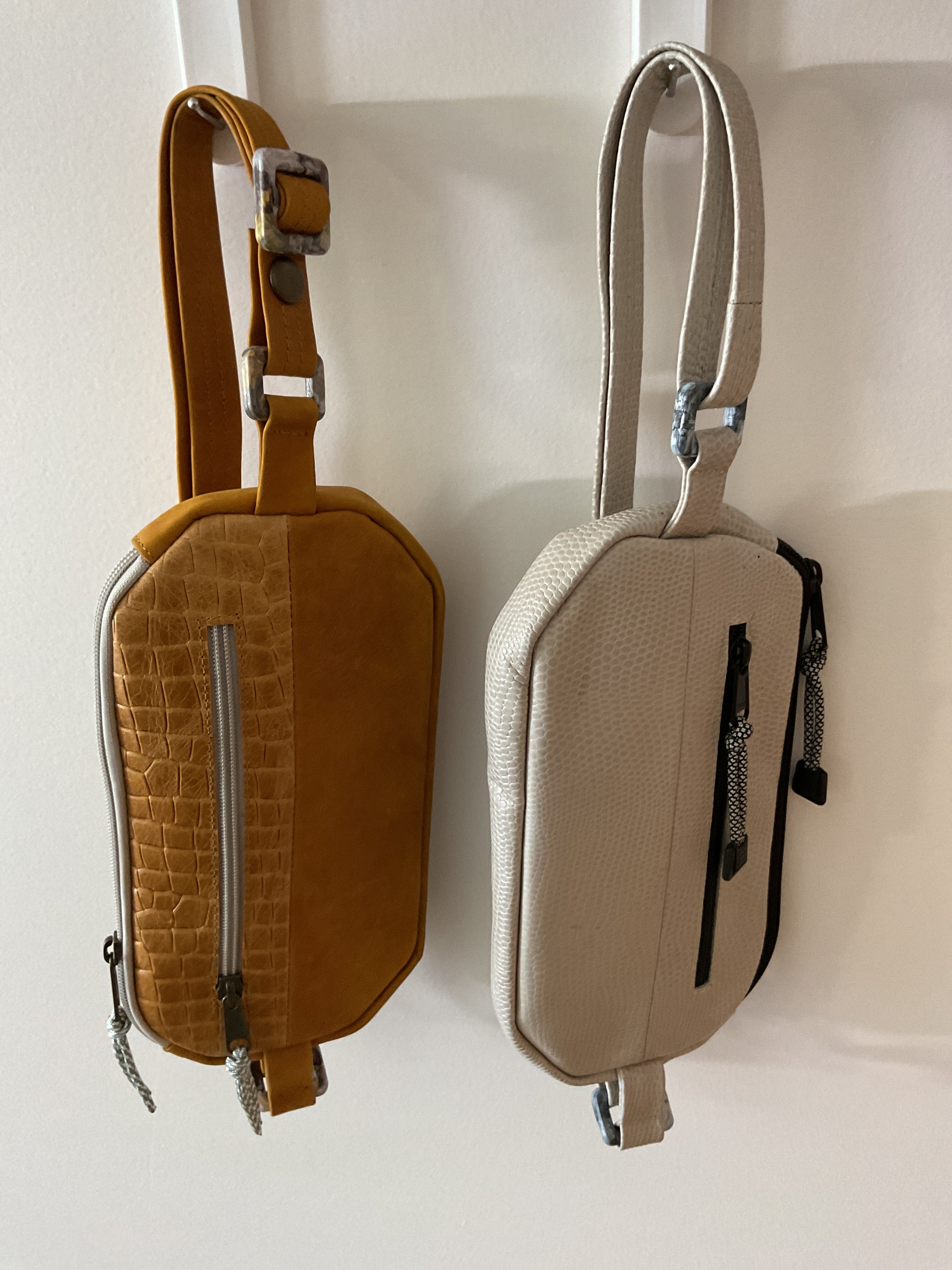 Banana bag - leather